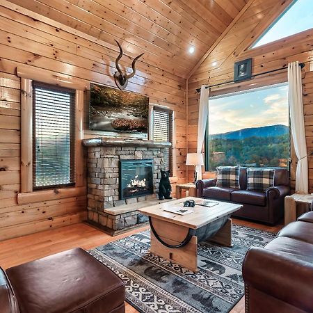 Epic Mountain Views, Hot Tub, Game Room, Sleeps 10 Sevierville Buitenkant foto