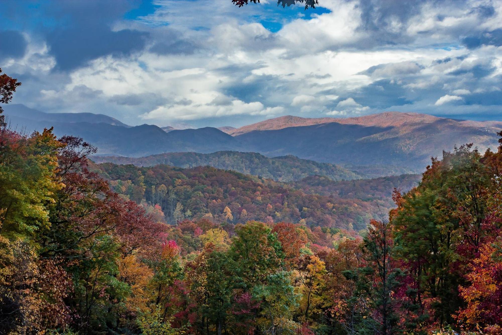 Epic Mountain Views, Hot Tub, Game Room, Sleeps 10 Sevierville Buitenkant foto