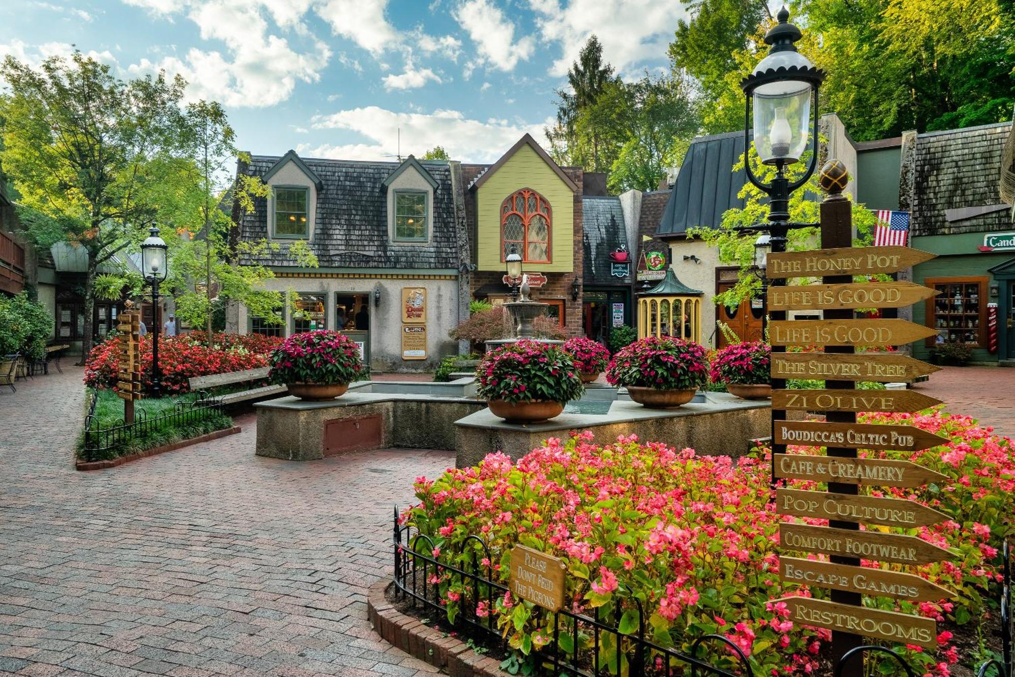 Epic Mountain Views, Hot Tub, Game Room, Sleeps 10 Sevierville Buitenkant foto