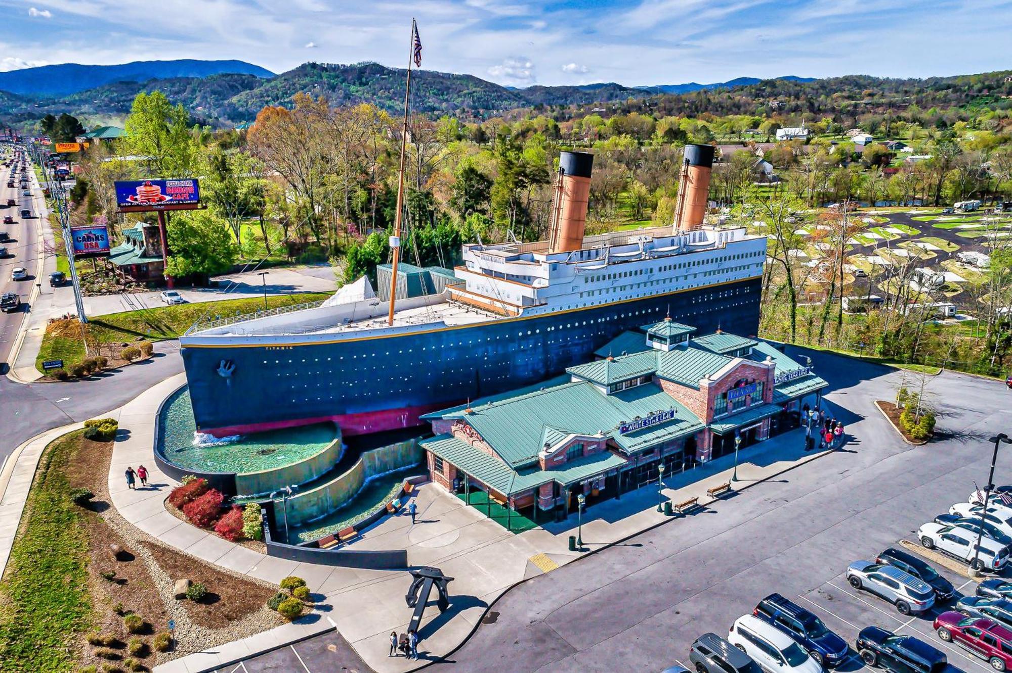 Epic Mountain Views, Hot Tub, Game Room, Sleeps 10 Sevierville Buitenkant foto