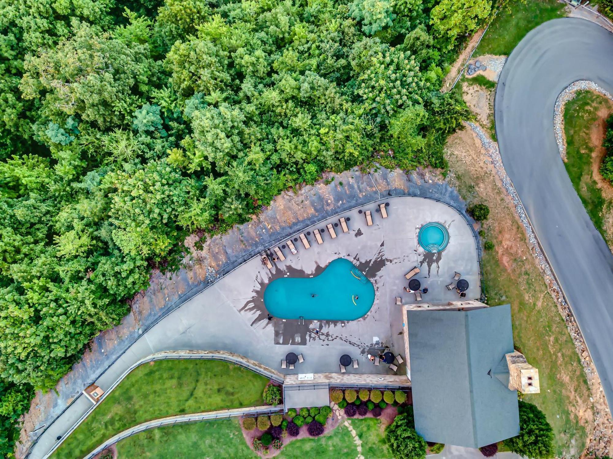 Epic Mountain Views, Hot Tub, Game Room, Sleeps 10 Sevierville Buitenkant foto