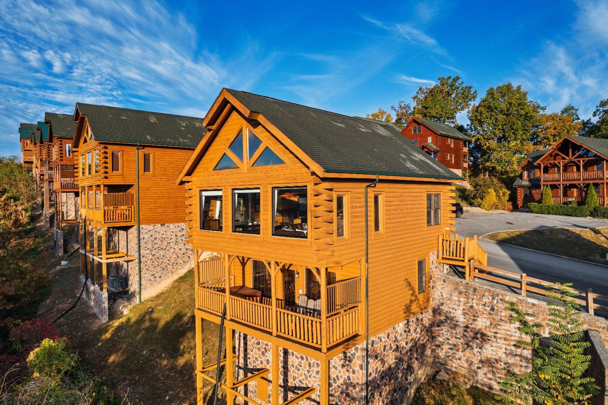Epic Mountain Views, Hot Tub, Game Room, Sleeps 10 Sevierville Buitenkant foto
