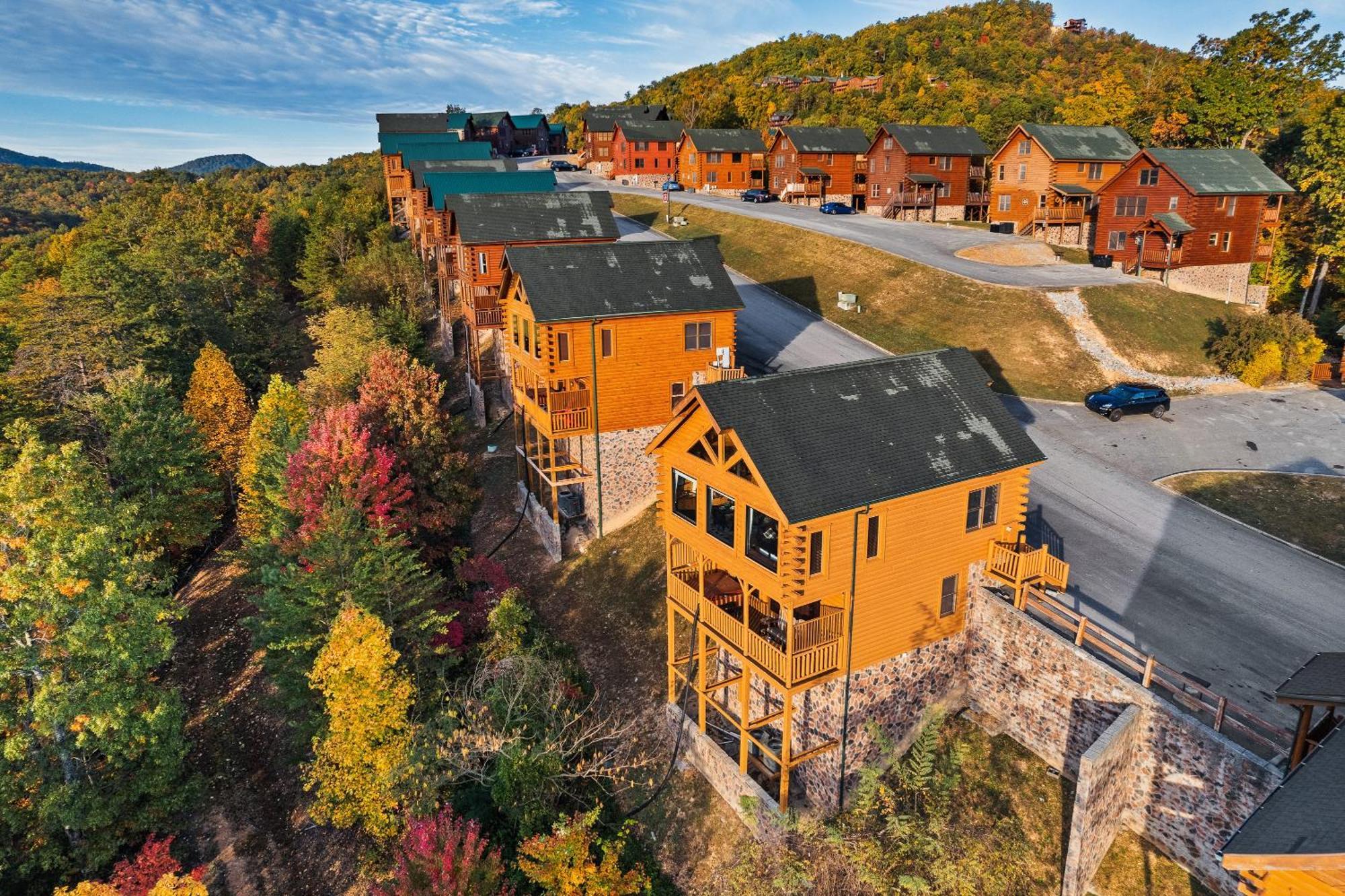 Epic Mountain Views, Hot Tub, Game Room, Sleeps 10 Sevierville Buitenkant foto