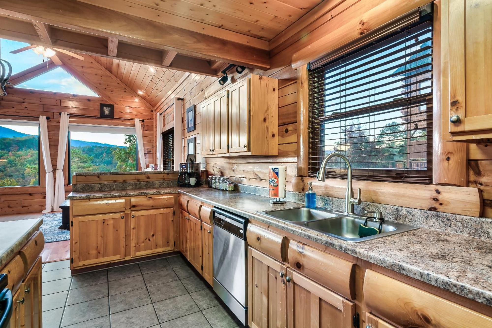 Epic Mountain Views, Hot Tub, Game Room, Sleeps 10 Sevierville Buitenkant foto
