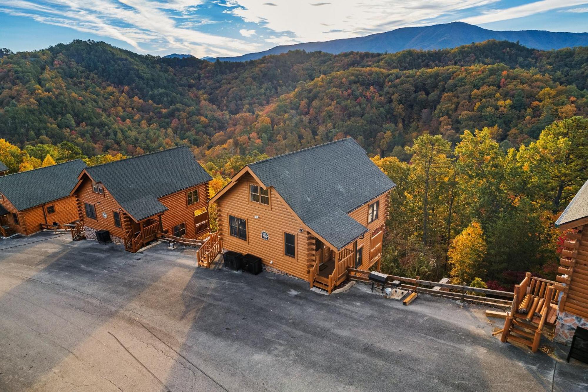 Epic Mountain Views, Hot Tub, Game Room, Sleeps 10 Sevierville Buitenkant foto