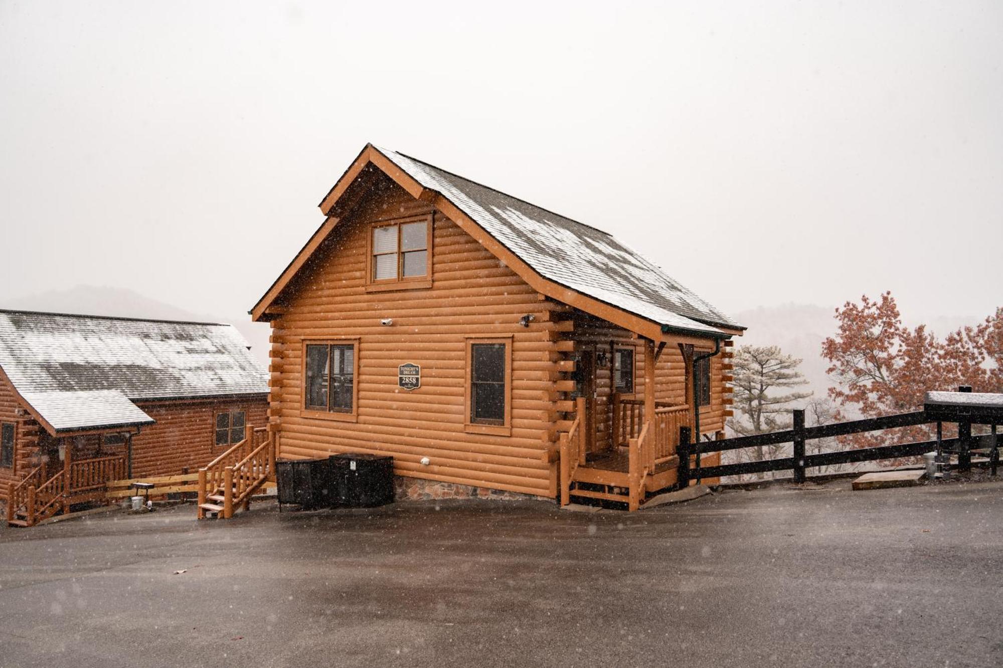 Epic Mountain Views, Hot Tub, Game Room, Sleeps 10 Sevierville Buitenkant foto